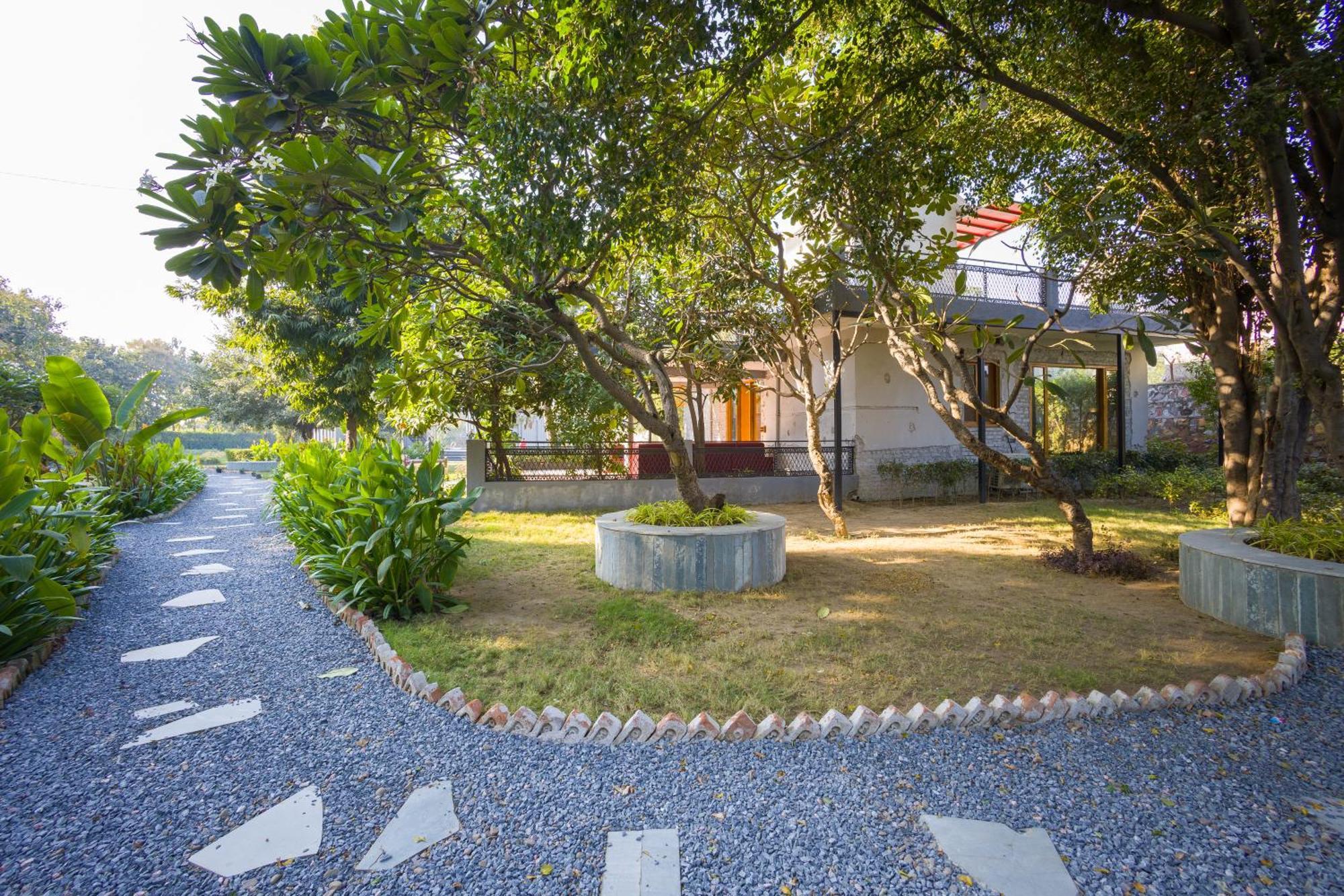 Elivaas Hidden Oasis 4Bhk With Pool, Mud House & Container House Villa Dhauj Buitenkant foto